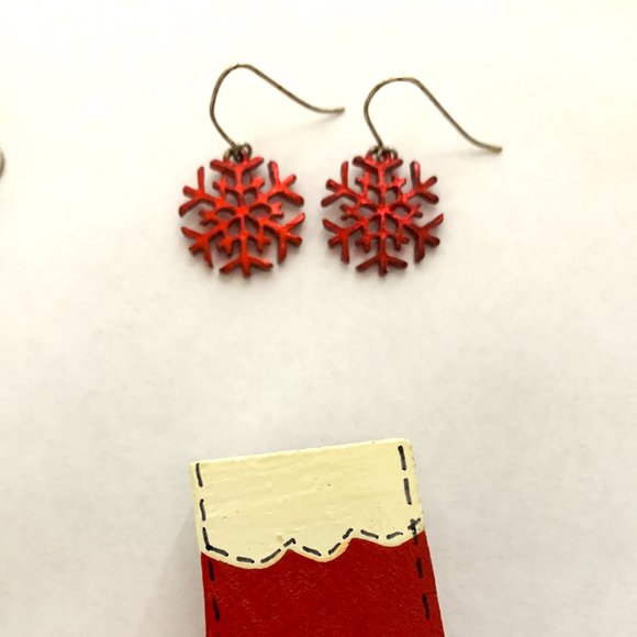 Lot of 7 Vintage Costume Jewelry Pieces - Christmas Pins, Earrings, Ring - Picture 8 of 11